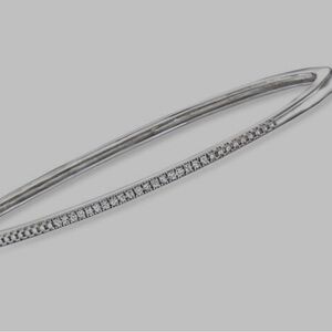 New in Box Ross Simons Sterling Stainless Pave Diamond Hinged 8” Bangle